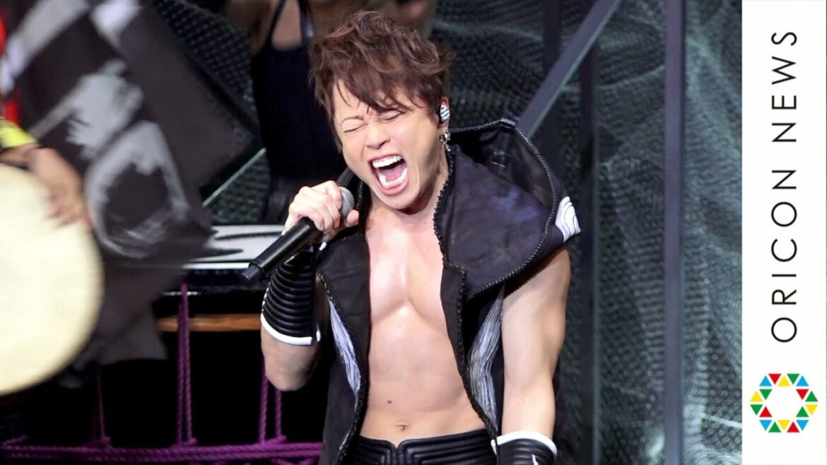 西川貴教、“肉体美”見せつけ熱唱!プロ絶賛の和太鼓演奏も披露 DRUM TAOと「Judgement」圧巻パフォーマンス