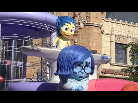 ºoº 早くも登場!ピクサー インサイド ヘッド パレード ディズニー カリフォルニアアドベンチャー Inside Out Pre-Parade Disney California Adventure