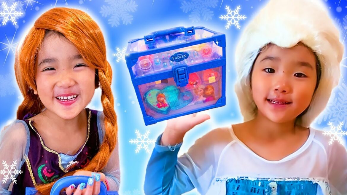 【アナと雪の女王ごっこ】メイクごっこ❄️エルサがプレゼントくれたよ🎁ダンスパーティーにいくためにオシャレしよう🏰*おもちゃ こたみのチャンネル