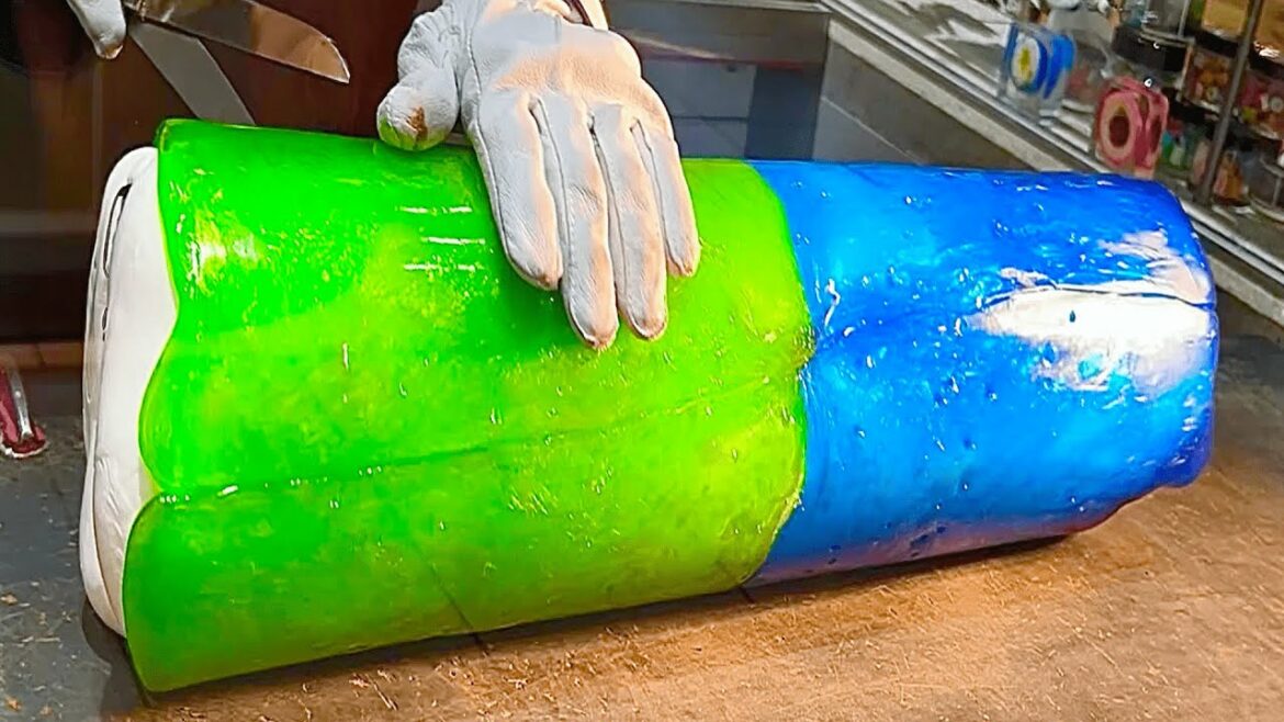 【飴細工】モンスターズインク?巨大なキャンディをカットすると中身が衝撃!Handmade Candy・Japanese Street Food・수제캔디・手工糖果・PAPABUBBLE・パパブブレ