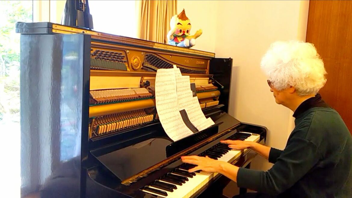 パプリカ/米津玄師をピアノおばあちゃん(芸大ピアノ科首席卒72歳)に3時間練習だけで高速演奏させてみた♪【3分暗記】