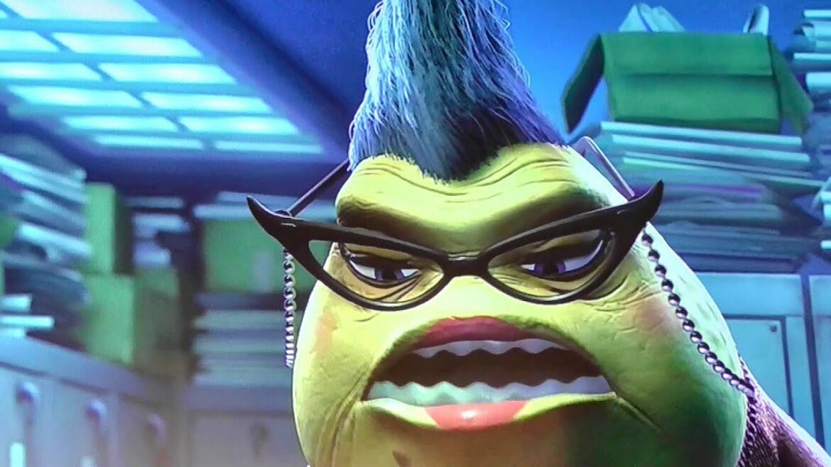 hiroyukit-TDLモンスターズ・インク“ライド&ゴーシーク!”の待ち列に設置されているモンスタービジョンのマイク・ワゾウスキの動画を最後までほぼ全て撮影できました-東京ディズニーランド