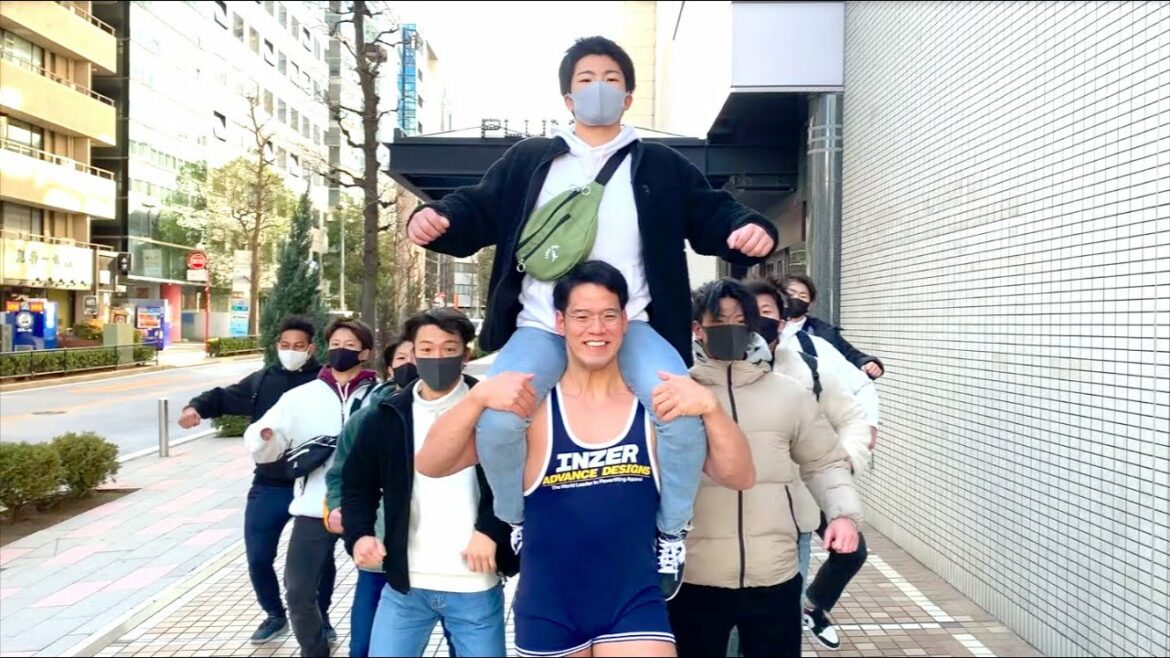 【PV】DR.スランプ vs Dr.ホモンプ-ホモ巻ホラレちゃんだよ!ホモモ〜!