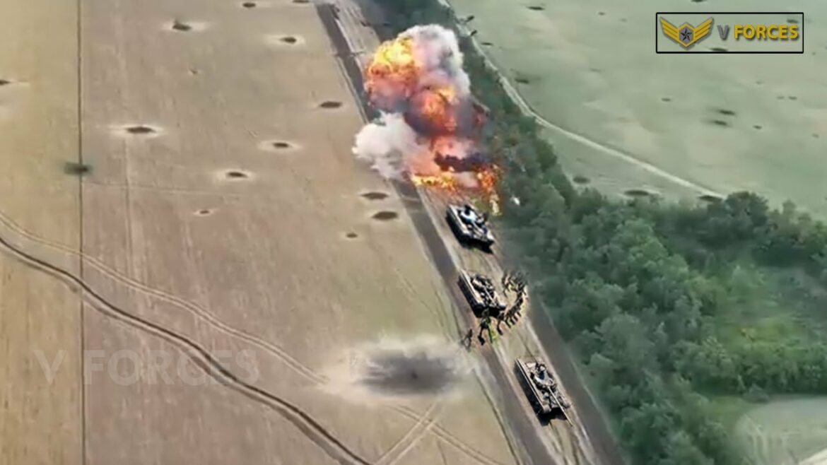 All-Out Battle!! T-64 tank carrying Russian troops Explodes in an artillery attack of Ukraine