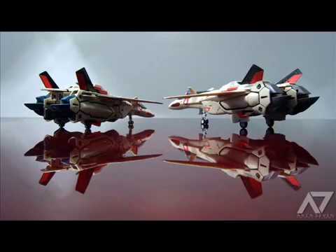 Macross Plus OST – Fly Up in the Air (1/60 YF-19 Slideshow)
