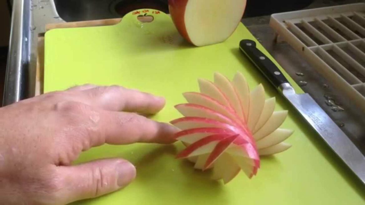 りんごの飾り切り  便利なフルーツカットシリーズNO.6 切り方 How to cut an apple