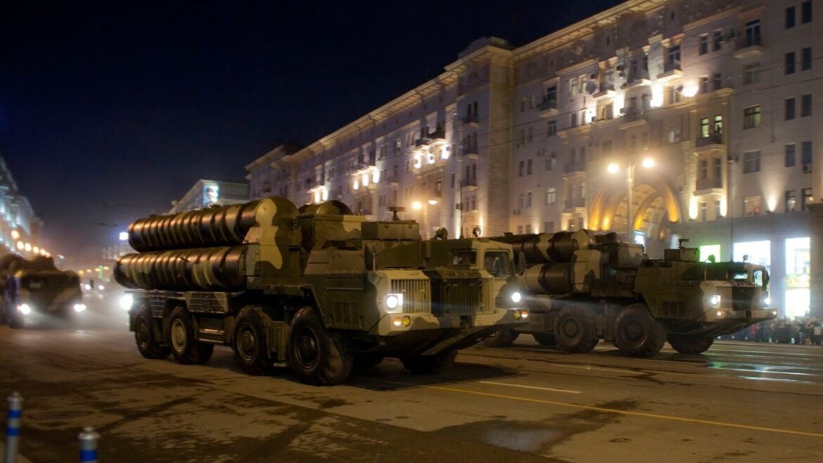 PANIC IN RUSSIA, ANTI-AIR SYSTEMS ARE DEPLOYED ALL OVER MOSCOW || 2023