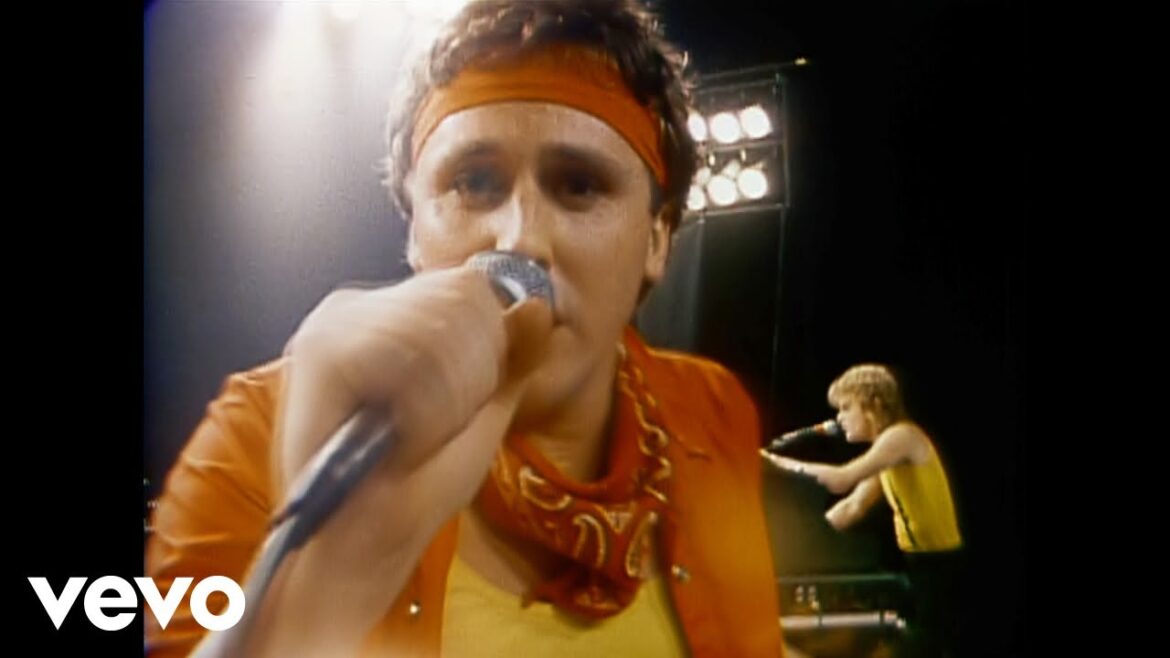 Loverboy – Working for the Weekend (Official Remastered HD Video)