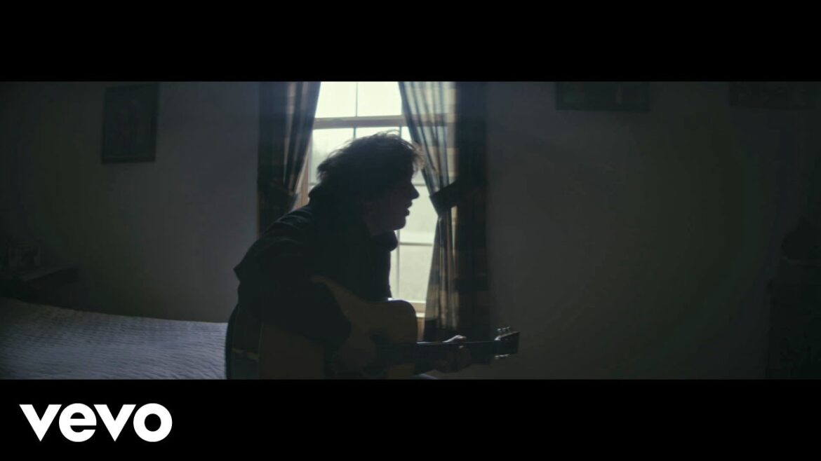 Lewis Capaldi – Before You Go (Official Video)