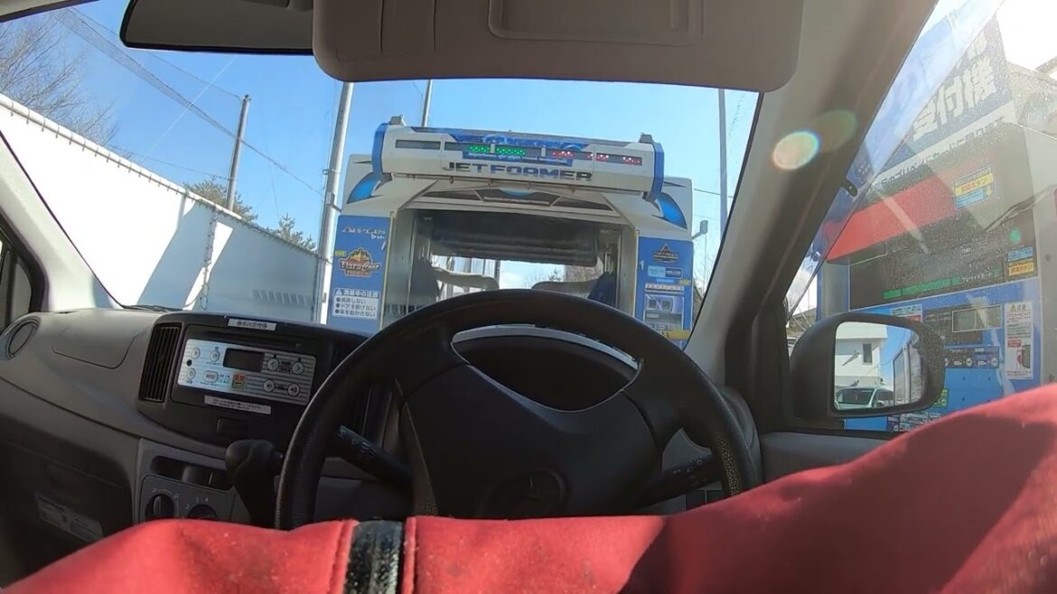 洗車機で洗車。車載動画。ガソリンスタンド。 Car Wash Machine Gas station, Car Wash tunnel Machine,