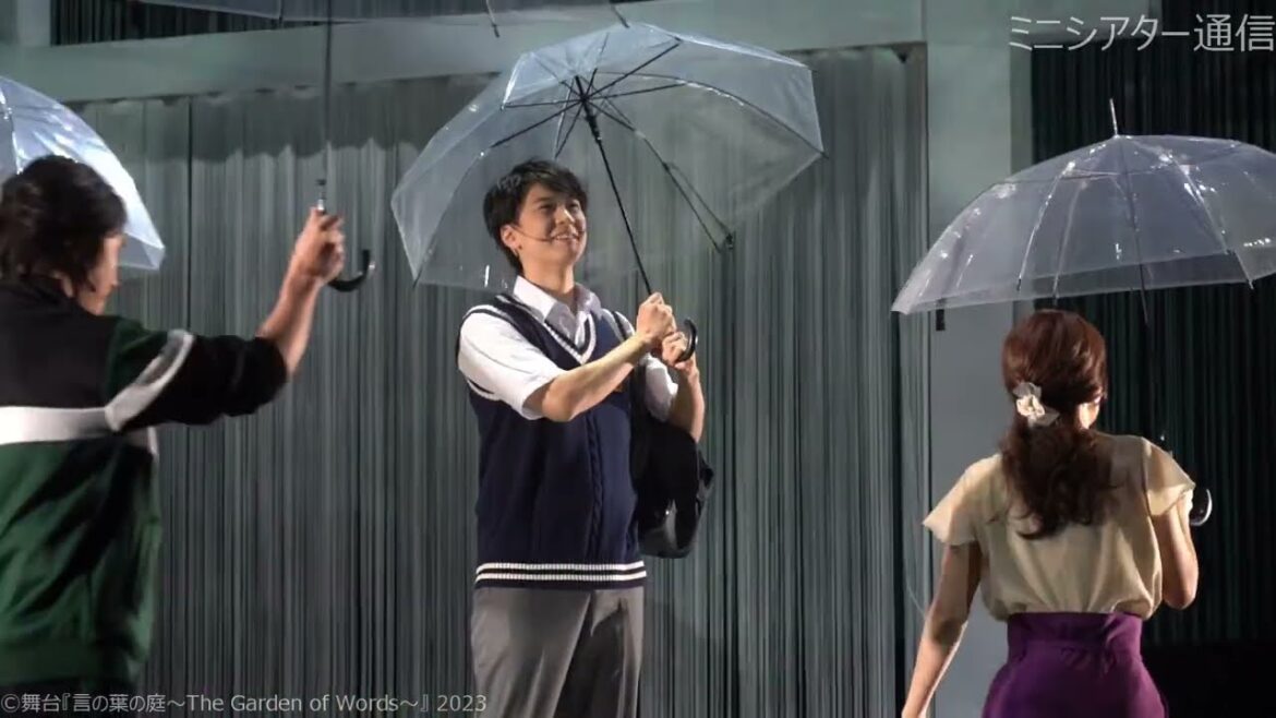 舞台『言の葉の庭~The Garden of Words~』公開ゲネプロ/岡宮来夢・谷村美月ほか