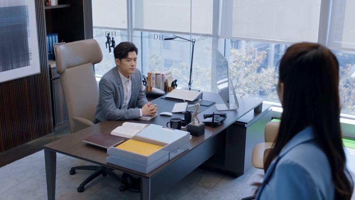 Movie!面試官不要的女孩卻被總裁親自錄取,她才震驚發現男友是總裁! #最新電影#古裝電影 #大陸電影 #職場電影 Movie!面試官不要的女孩卻被總裁親自錄取,她才震驚發現男友是總裁! #最新電影#古裝電影 #大陸電影 #職場電影