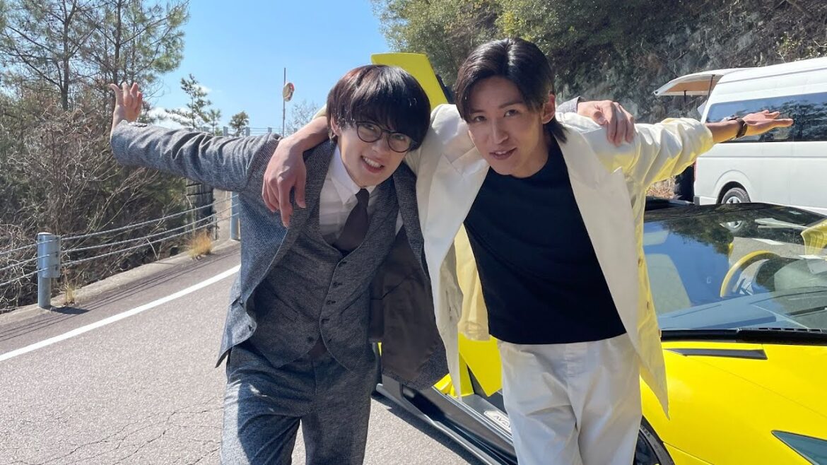 目黒蓮＆佐野勇斗が肩を組みトリリオンポーズでニッコリ！『トリリオンゲーム』仲良しショットに「ハルガクかわいい」の声殺到