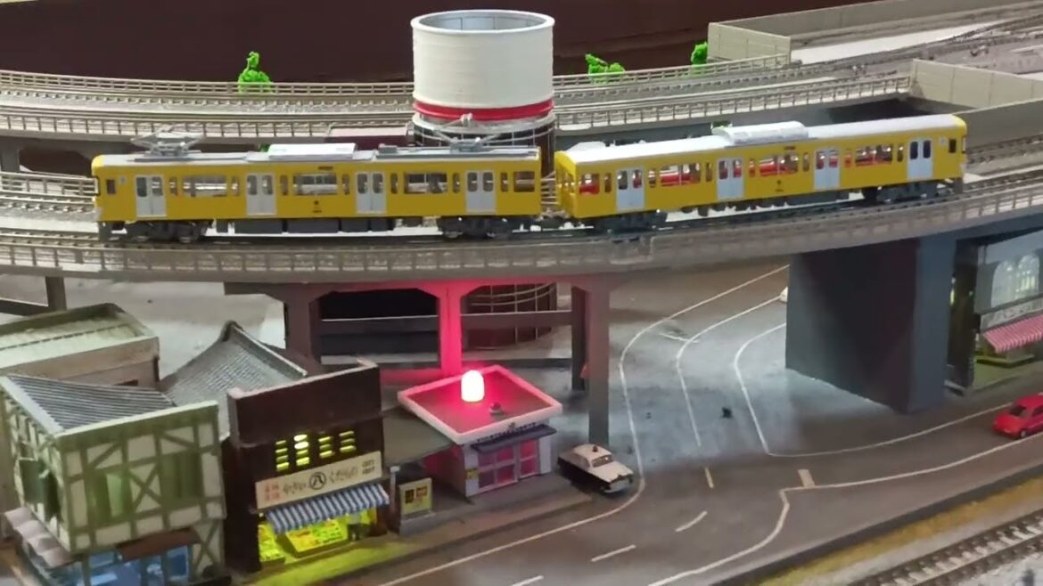 #YAMATO さんの「終末トレインどこへいく」最新ラッピング電車、1300系イエパラをコーディネート