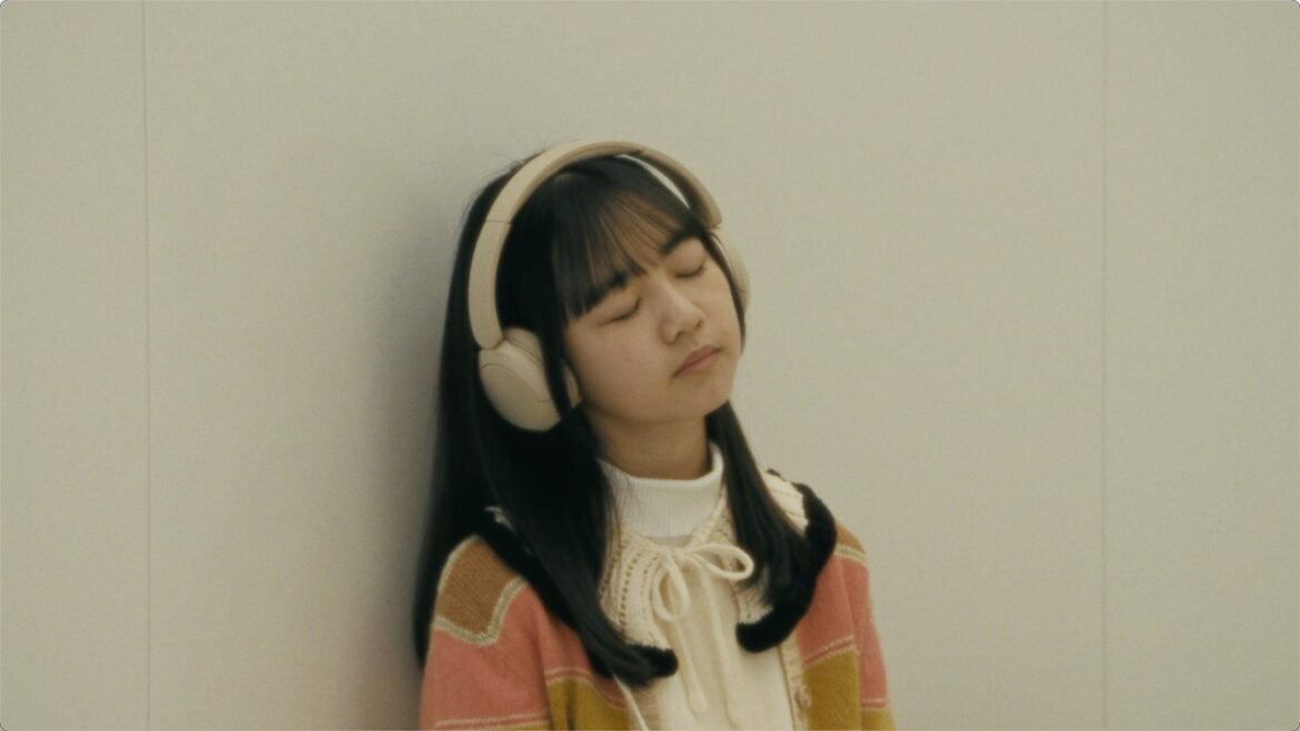 Laura day romance / heart (official music video) Laura day romance / heart (official music video)