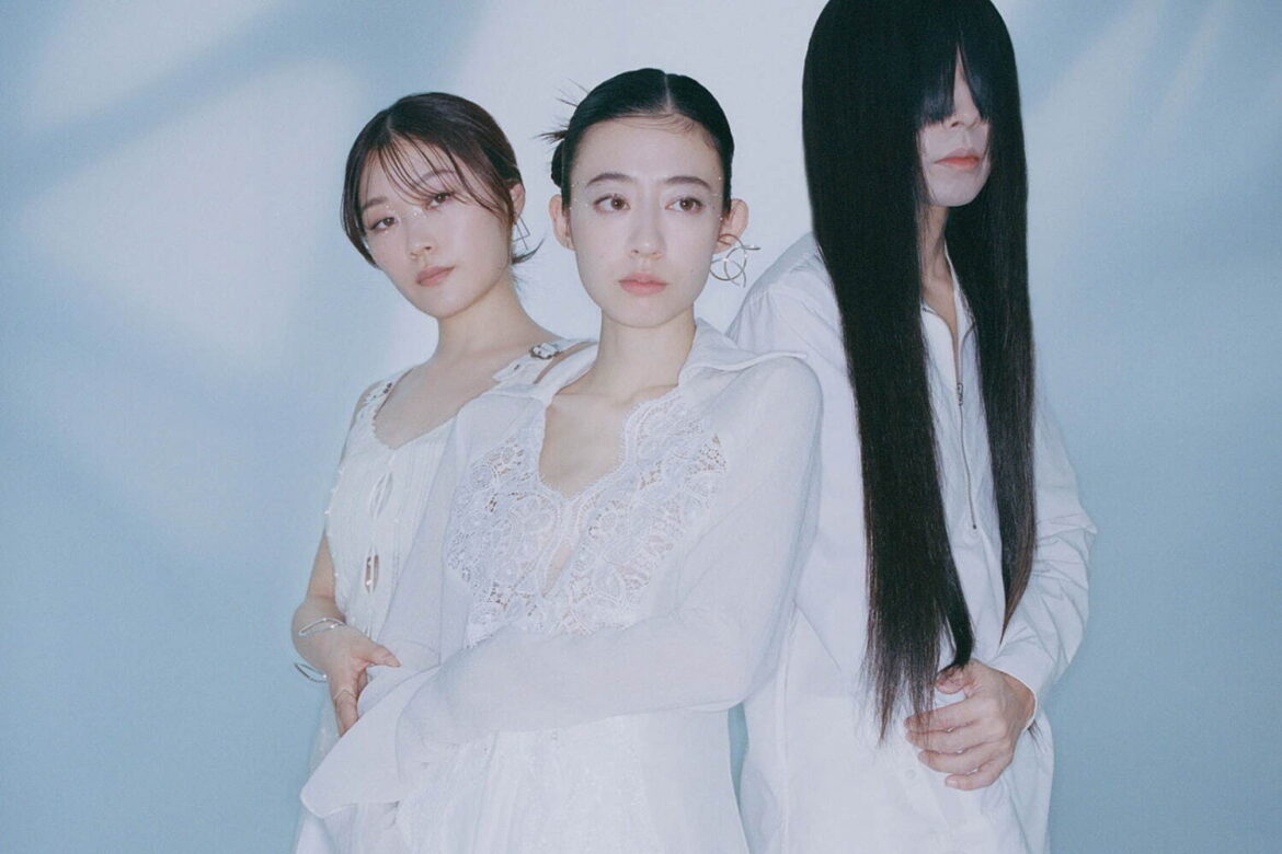 羊文学の新曲「mild days」アニメ「サイレント・ウィッチ 沈黙の魔女の隠しごと」ED主題歌に - ファッションプレス