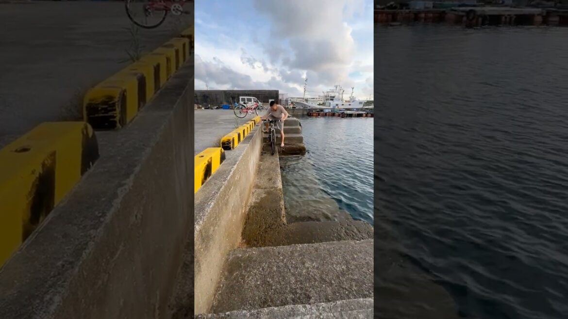 勇者の道をまさかの自転車で渡る沖縄最強のオヤジ! 勇者の道をまさかの自転車で渡る沖縄最強のオヤジ!