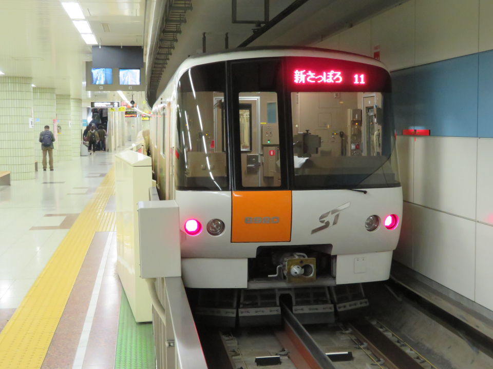 ニュース画像 2枚目：札幌市営地下鉄8000形 2021年10月23日撮影