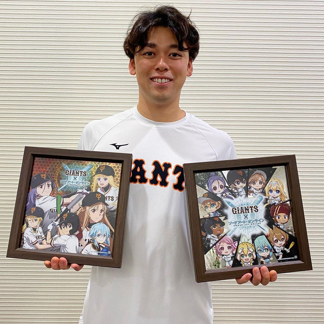 ともに強く 丸佳浩 選手 高梨雄平 投手 アニメ映画 劇場版 ソードアート オンライン プログレッシブ 星なき夜のアリア とのコラボグッズ好評販売中 Baseball Wacoca Japan People Life Style
