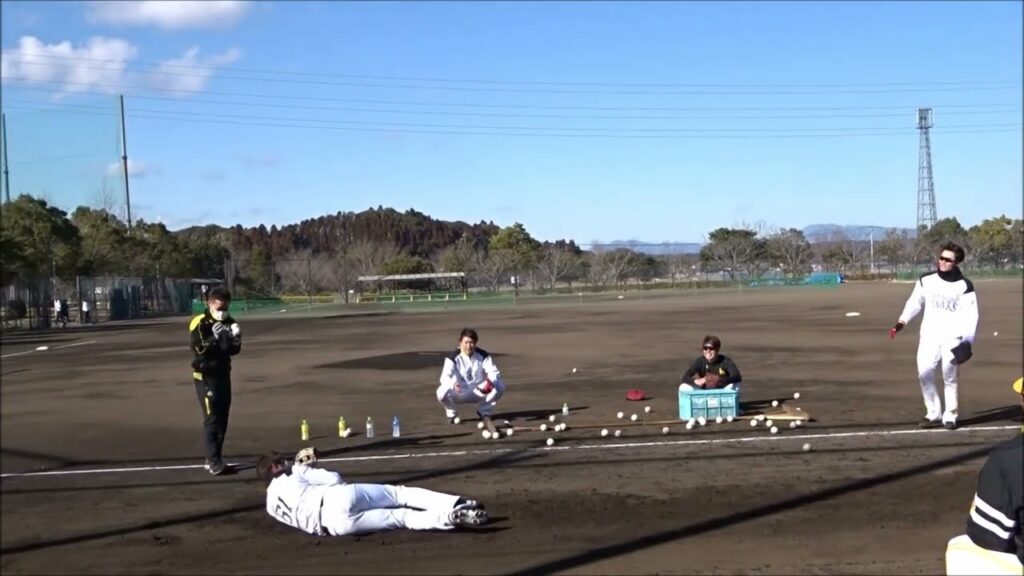 ホークス投手＝竹田翔太・大竹耕太郎・奥村政稔・髙橋純平・重田倫明選手が森山良二コーチの特訓を受ける  ～福岡ソフトバンクホークス春季キャンプ2022・第2クール1日目～