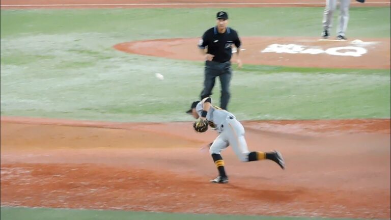 【ゲッツーで試合終了のはずが…】湯浅大、エラーで村上宗隆のホームランに貢献してしまう　ヤクルト戦