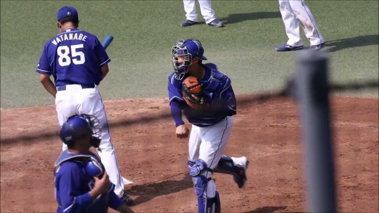 桂依央利　シートノック　タマホームスタジアム筑後　20221002