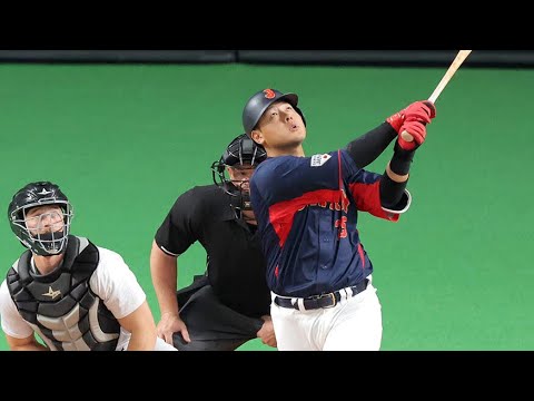 【侍ジャパン】衝撃⁉︎岡本和真がボンフライかと思いきや天井にぶち当ててツーベースヒットにwな瞬間　日本対オーストラリア札幌ドームWBC強化試合