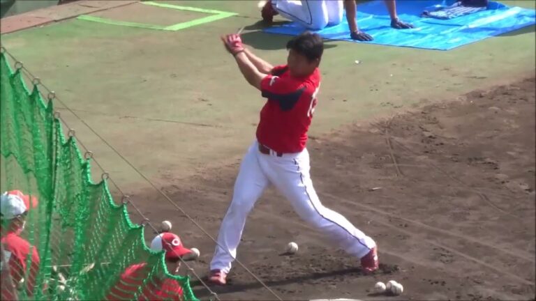 木下元秀選手（広島カープ育成・敦賀気比高卒）の連続トスバッティング