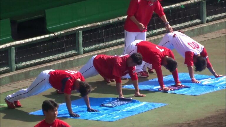 曽根海成選手が最も悶絶、野間峻祥・中村健人・堂林翔太選手が体幹トレーニングに挑む / 日南秋季キャンプ2022