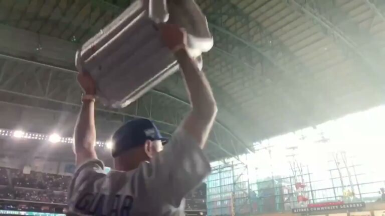 [MLB] ヒューストンにドジャースファンが集結！「チーター！チーター！チーター！チーター！」