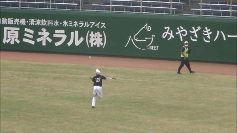 増田珠、佐藤直樹、柳町達、緒方理貢選手の外野守備練習（福岡ソフトバンクホークス）