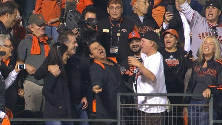 2014 NLCS Gm5: Journey lead singer and Giants super fan, Steve Perry, pumps up the crowd