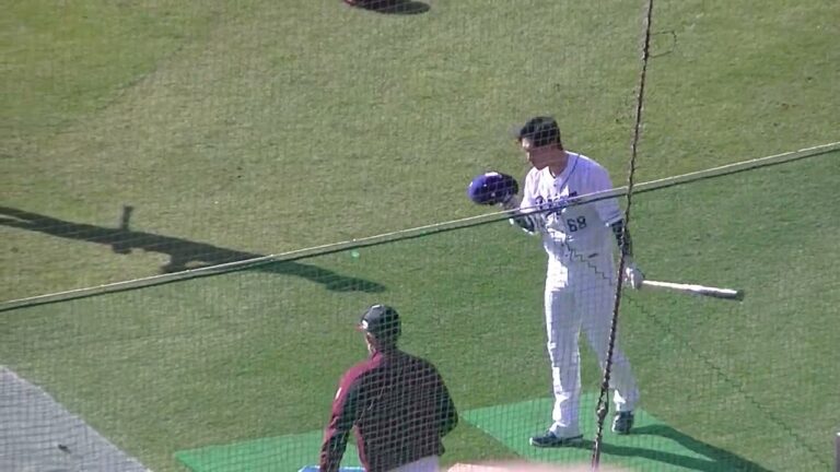 【トライアウト】桂 依央利（中日）のテスト前のトスバッティング 〜12球団合同トライアウト2022/11/8