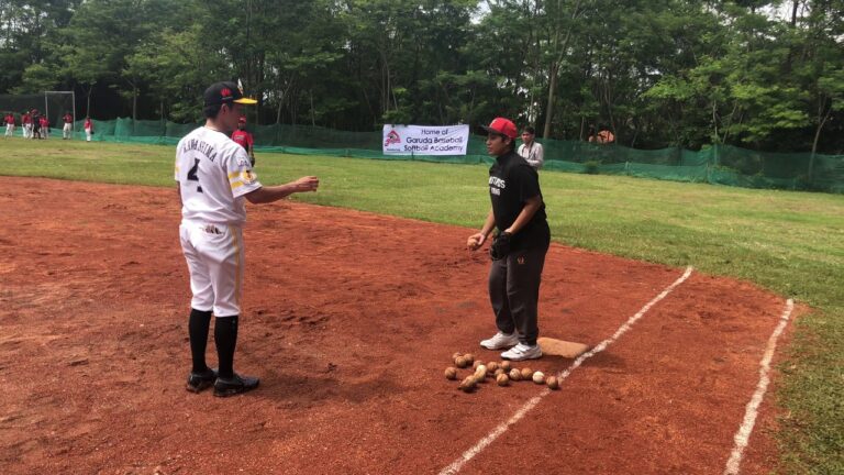 【福岡Softbankhawks】川島慶三選手と攝津正選手とインドネシアで野球教室【ASIA BASEBALL CLINIC2017③】