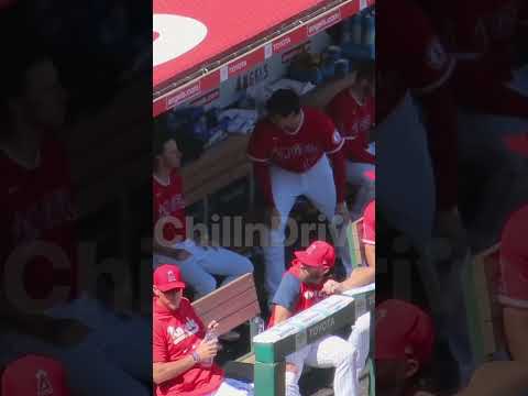 ？？？変な動きの大谷さんw #shorts #大谷翔平 #shoheiohtani #エンゼルス #angels #現地映像 #mlb #ホームラン
