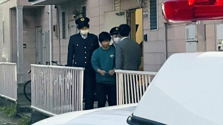 メンバーが殺人容疑で警察に逮捕されました。