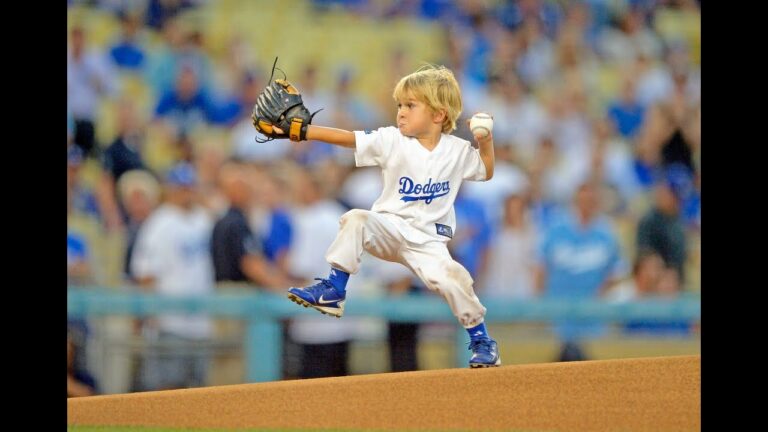 未就学児が MLB の試合で始球式を投げる - 野球少年クリスチャン・ハウプト www.cathy-byrd.com