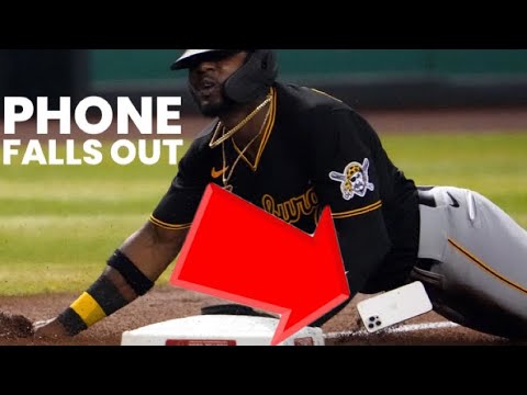 Pirates プレイヤーの携帯電話がゲーム中にフィールドに落ちた