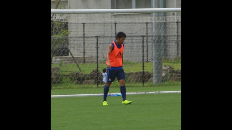 オーマイゴッド！前田直輝のドリブル突破から伊藤翔へラストパスも...