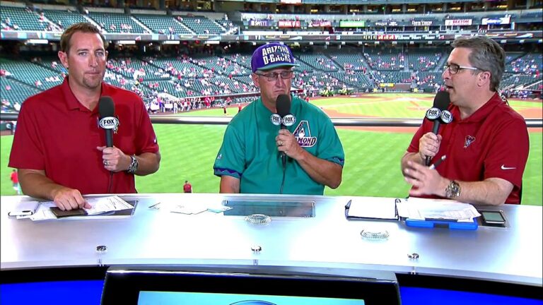 アリゾナ・ダイアモンドバックスのファンは、これまでのすべての D-backs プレーヤーにサインをしています
