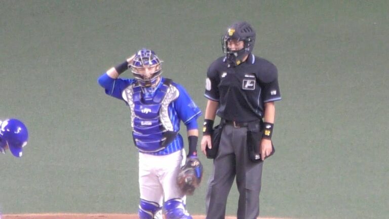 白井球審と伊藤光【横浜DeNAベイスターズ プロ野球】