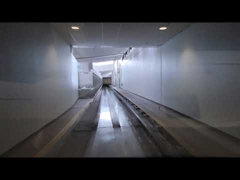デトロイト空港のトラム