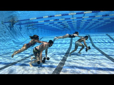 Padres' Tatis と Musgrove による水中トレーニング (Deep End Fitness)