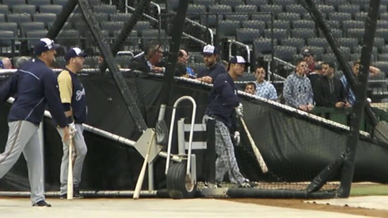 [MIL] Norichika Aoki's batting practice (ブルワーズ 青木宣親のバッティング練習)_2013092601