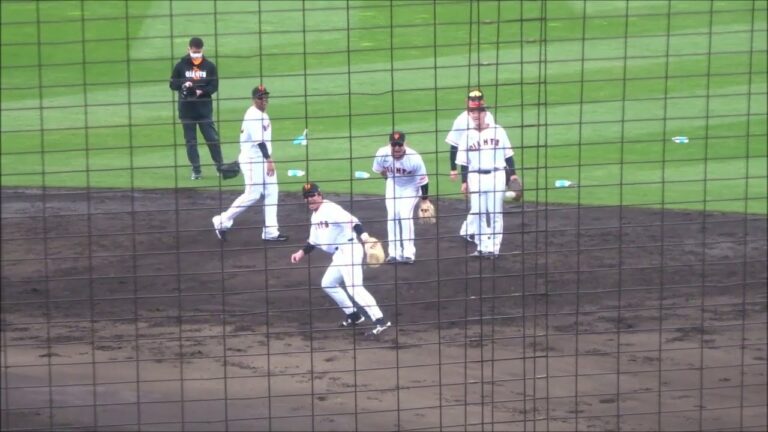 松田宣浩選手のエラーに丸佳浩選手が檄を飛ばす / 巨人軍守備練習（多捕） ～読売巨人軍・2023春季宮崎キャンプ初日～
