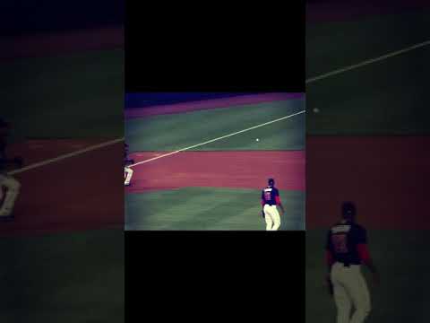 【MLB】球場全体を騙した！意表を突くバックトス ナショナルズ トレイターナー