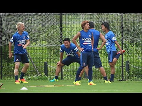 笑顔でストレッチ！小林祐三・中町公祐・伊藤翔・栗原勇蔵ら
