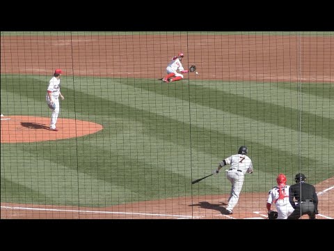 菊池涼介が勢いのある打球にうまく合わせて長野久義を仕留めるファインプレー！！#広島#カープ#読売#ジャイアンツ