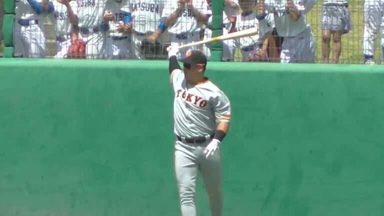 香月一也 子供達に大注目される中 試合前準備2023年5月5日  千葉ロッテ対 読売ジャイアンツ