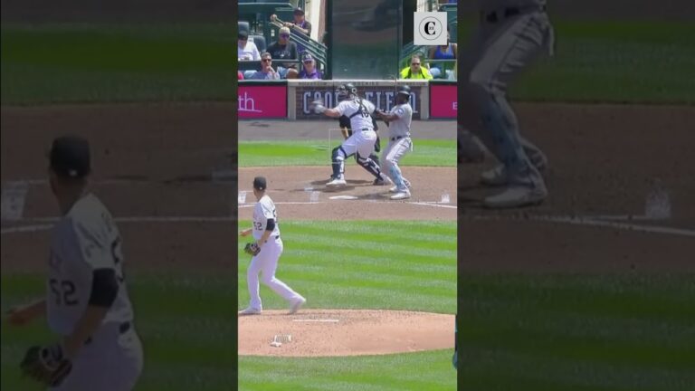 MLB / Rockies Austin Wynns PICKS OFF Marlins runner at First! #shorts #mlb #austinwynns #fyp